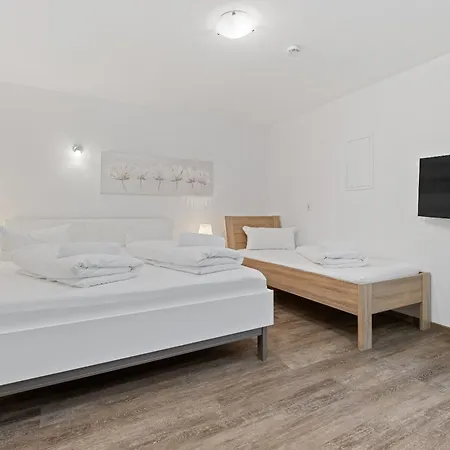 Gaestehaus Schmider Апартаменты *